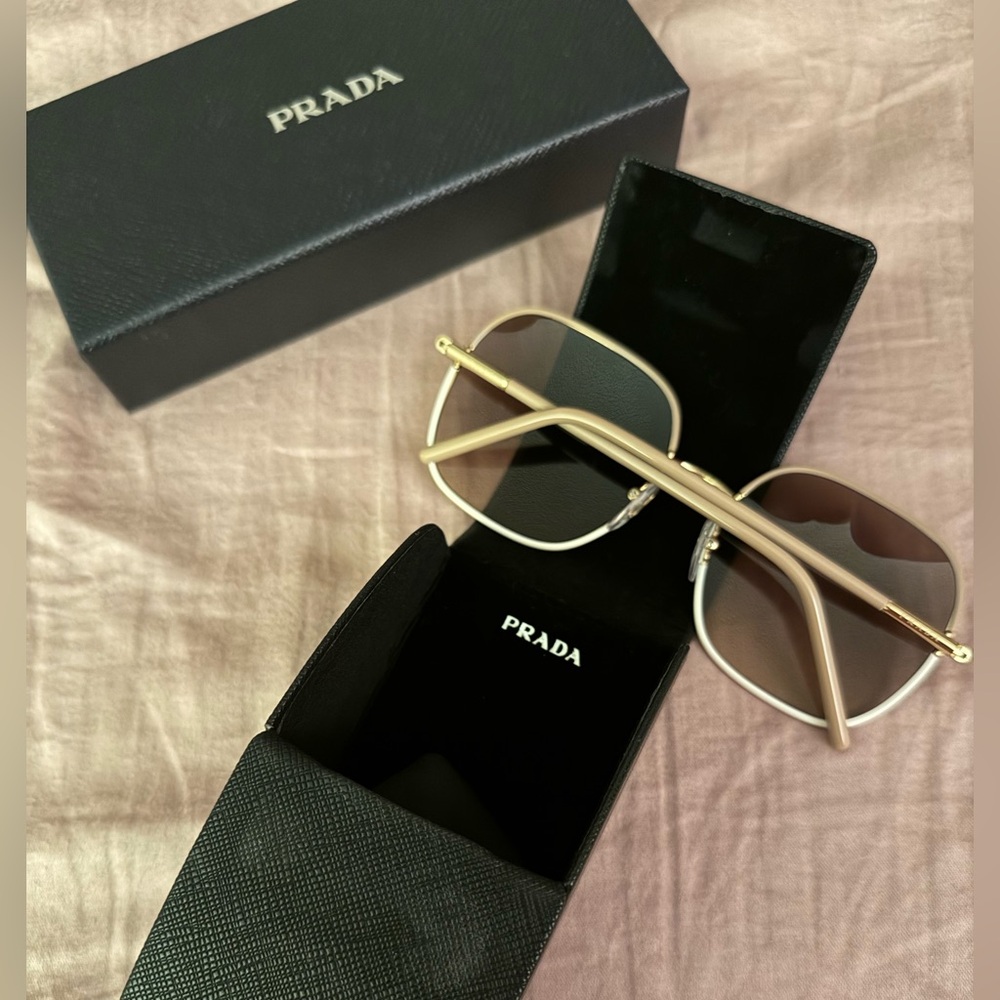 ‼️SOLD Prada Sunglasses PR 67XS - Picture 6 of 10